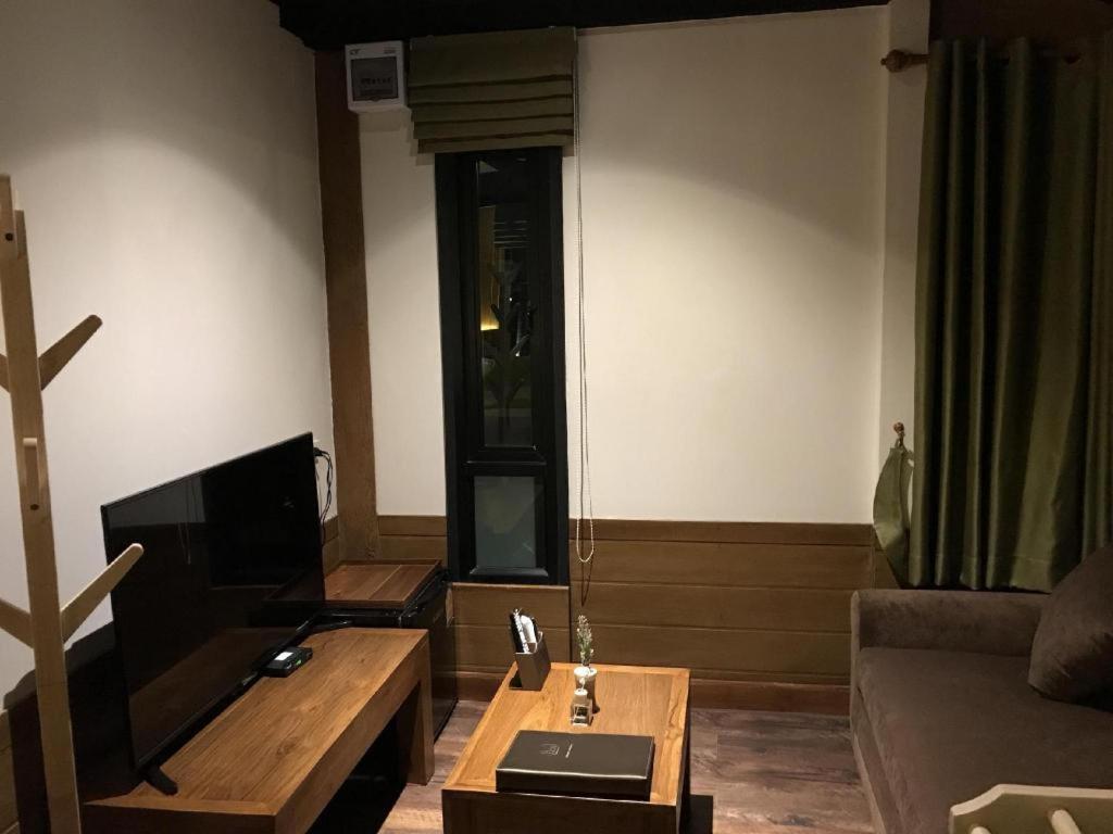 Lana Hotel Chiang Mai Exterior photo
